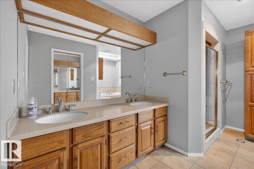 17715 57 Avenue, Edmonton, AB - Indoor Photo Showing Bathroom