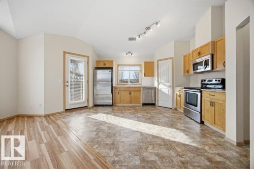 67 604 62 Street, Edmonton, AB - Indoor Photo Showing Kitchen