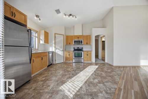 67 604 62 Street, Edmonton, AB - Indoor Photo Showing Kitchen