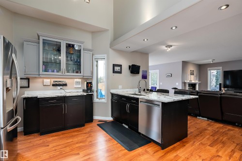 873 Ryan Pl, Edmonton, AB - Indoor Photo Showing Kitchen