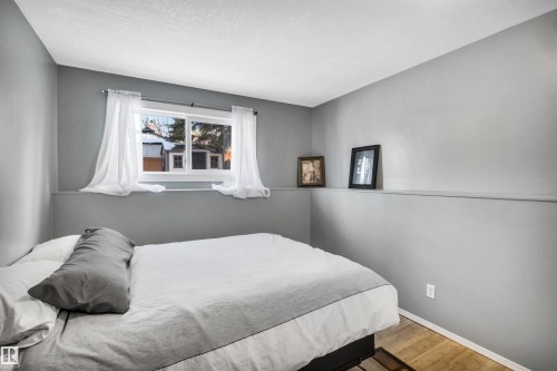4612 10A Avenue, Edmonton, AB - Indoor Photo Showing Bedroom