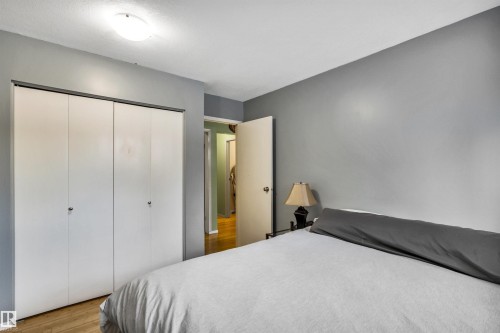4612 10A Avenue, Edmonton, AB - Indoor Photo Showing Bedroom