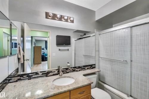 4612 10A Avenue, Edmonton, AB - Indoor Photo Showing Bathroom