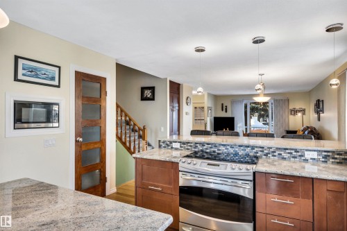 4612 10A Avenue, Edmonton, AB - Indoor Photo Showing Kitchen