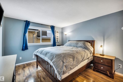 4612 10A Avenue, Edmonton, AB - Indoor Photo Showing Bedroom