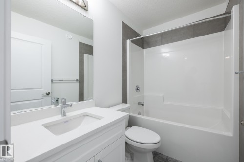 602 Ashgrove Circle, Leduc, AB - Indoor Photo Showing Bathroom