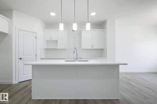 600 Ashgrove Circle, Leduc, AB - Indoor Photo Showing Kitchen