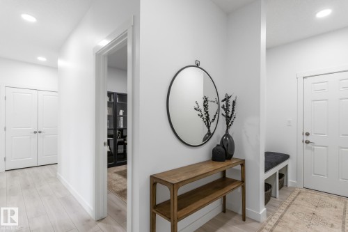 15772 7 Street Ne, Edmonton, AB - Indoor Photo Showing Dining Room