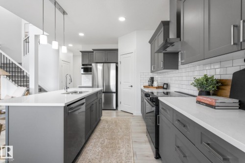 15772 7 Street Ne, Edmonton, AB - Indoor With Storage