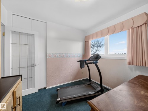 3642 Ada Boulevard, Edmonton, AB - Indoor Photo Showing Gym Room