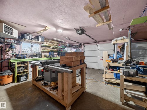 3642 Ada Boulevard, Edmonton, AB - Indoor Photo Showing Garage