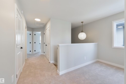 19 Cobblestone Gate, Spruce Grove, AB - Indoor Photo Showing Other Room