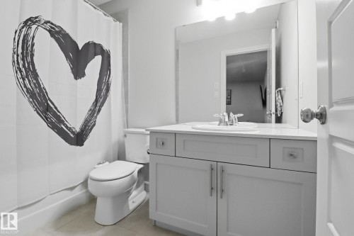 812 176 Street, Edmonton, AB - Indoor Photo Showing Bathroom