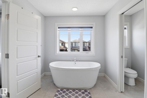 812 176 Street, Edmonton, AB - Indoor Photo Showing Bathroom