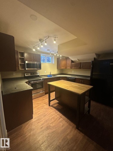 7921 97 Avenue, Edmonton, AB - Indoor Photo Showing Other Room
