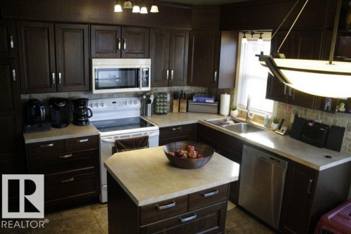 7921 97 Avenue  Edmonton, AB T6C 2B6