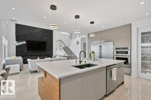 2942 Kostash Drive, Edmonton, AB - Indoor Photo Showing Kitchen With Double Sink With Upgraded Kitchen