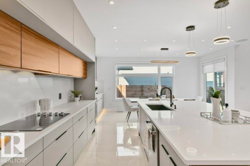 2942 Kostash Drive, Edmonton, AB - Indoor Photo Showing Kitchen With Upgraded Kitchen