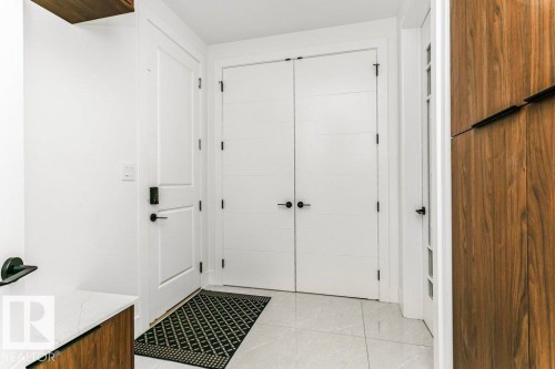 2942 Kostash Drive, Edmonton, AB - Indoor Photo Showing Other Room