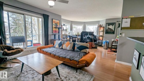 201 11408 108 Avenue, Edmonton, AB - Indoor Photo Showing Living Room