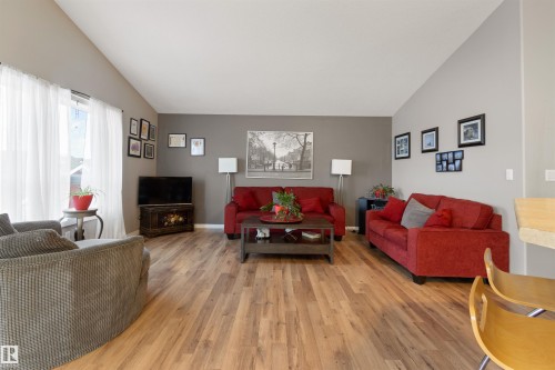 4148 41A Street, Drayton Valley, AB - Indoor Photo Showing Living Room
