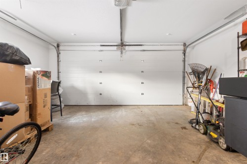 4148 41A Street, Drayton Valley, AB - Indoor Photo Showing Garage