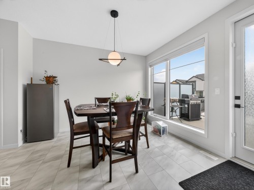 451 39 Street, Edmonton, AB - Indoor Photo Showing Dining Room