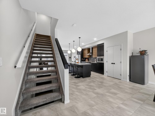 451 39 Street, Edmonton, AB - Indoor Photo Showing Other Room