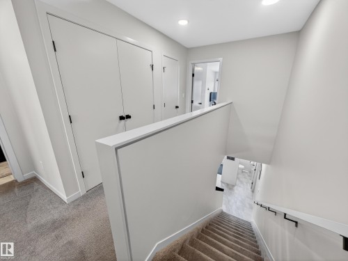 451 39 Street, Edmonton, AB - Indoor Photo Showing Other Room