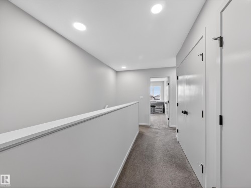 451 39 Street, Edmonton, AB - Indoor Photo Showing Other Room