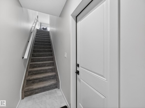 451 39 Street, Edmonton, AB - Indoor Photo Showing Other Room