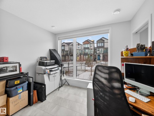 451 39 Street, Edmonton, AB - Indoor Photo Showing Other Room