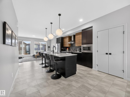 451 39 Street, Edmonton, AB - Indoor Photo Showing Kitchen