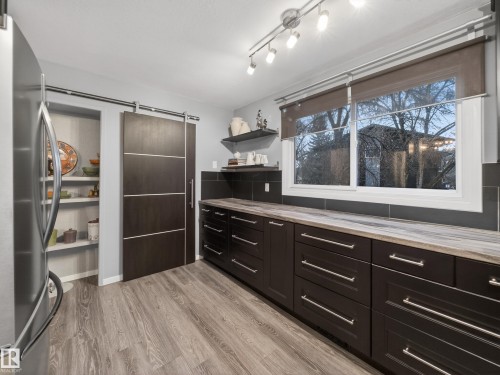 21 Glaewyn Estates, St. Albert, AB - Indoor Photo Showing Other Room