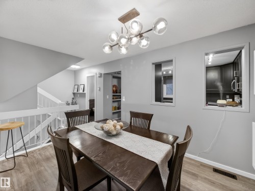 21 Glaewyn Estates, St. Albert, AB - Indoor Photo Showing Dining Room