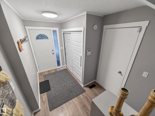 21 Glaewyn Estates, St. Albert, AB - Indoor Photo Showing Other Room