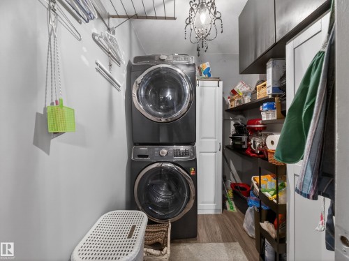 21 Glaewyn Estates, St. Albert, AB - Indoor Photo Showing Laundry Room