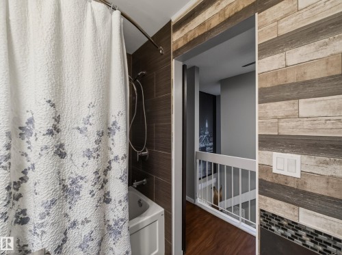 21 Glaewyn Estates, St. Albert, AB - Indoor Photo Showing Other Room