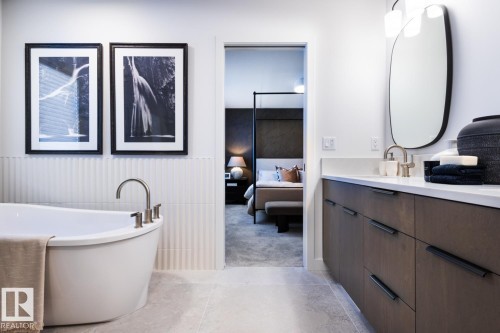 2327 Muckleplum Way, Edmonton, AB - Indoor Photo Showing Bathroom