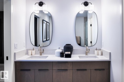 2327 Muckleplum Way, Edmonton, AB - Indoor Photo Showing Bathroom