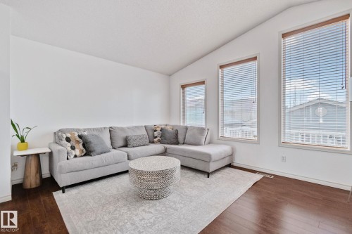 4751 156 Avenue, Edmonton, AB - Indoor Photo Showing Living Room