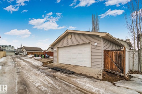 4751 156 Avenue, Edmonton, AB - Outdoor