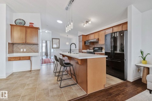 4751 156 Avenue, Edmonton, AB - Indoor Photo Showing Kitchen