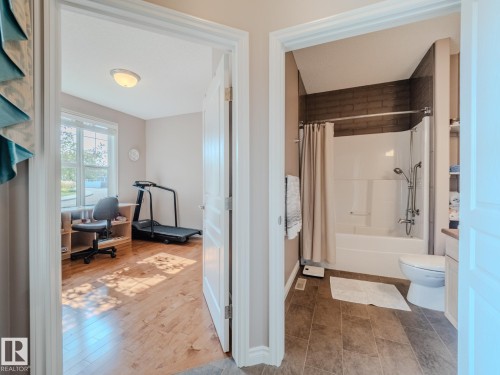 5 18343 Lessard Road, Edmonton, AB - Indoor Photo Showing Bathroom