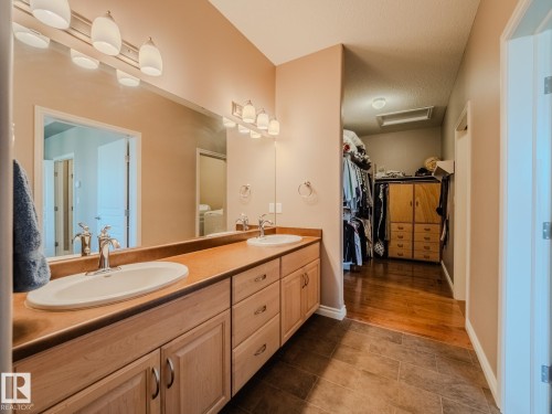 5 18343 Lessard Road, Edmonton, AB - Indoor Photo Showing Bathroom