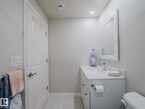 5 18343 Lessard Road, Edmonton, AB - Indoor Photo Showing Bathroom