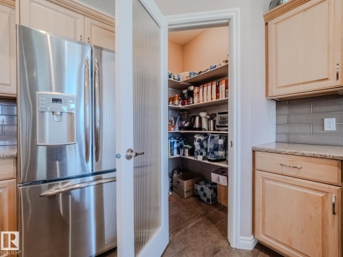 5 18343 Lessard Road, Edmonton, AB - Indoor Photo Showing Kitchen