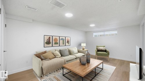 2011 89 Street, Edmonton, AB - Indoor