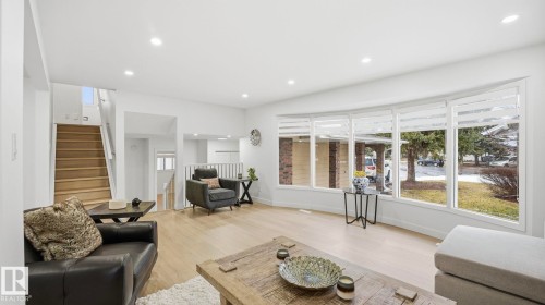 2011 89 Street, Edmonton, AB - Indoor Photo Showing Living Room