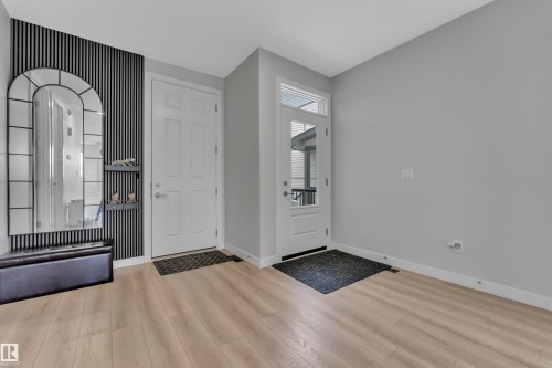 3003 4 Street, Edmonton, AB - Indoor Photo Showing Other Room